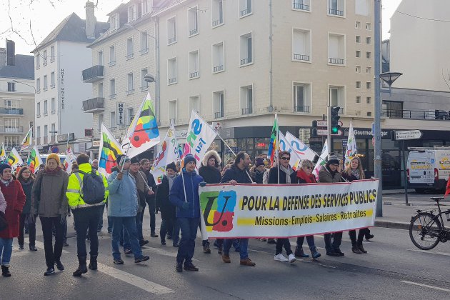 Caen. Suppressions de postes : 400 enseignants et lycéens manifestent à Caen