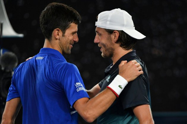Open d'Australie: Pouille sèchement battu par Djokovic, qui rejoint Nadal en finale