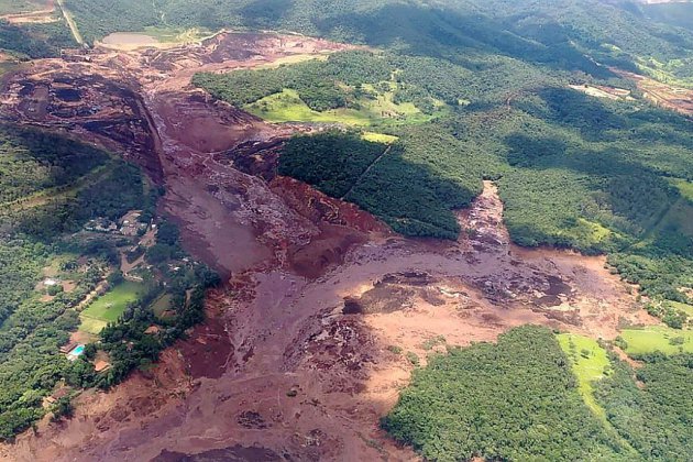 Rupture d'un barrage minier au Brésil : 200 disparus