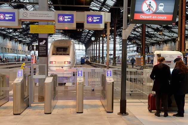 La SNCF demande aux voyageurs de reporter leurs trajets en TGV, après une panne à Montparnasse