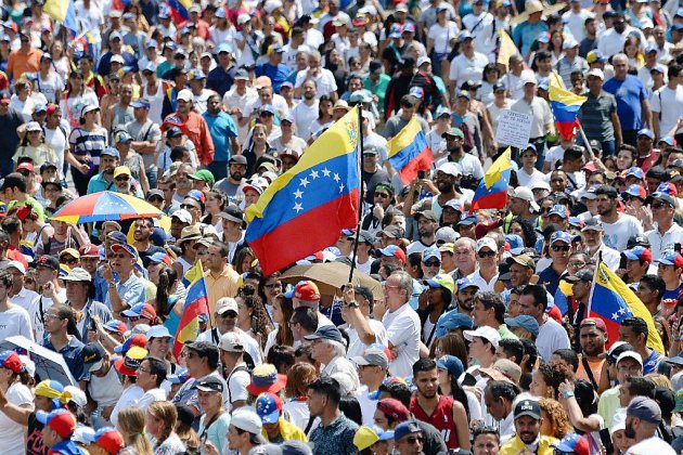 Venezuela : pressions européennes sur Maduro, ferme sur ses positions