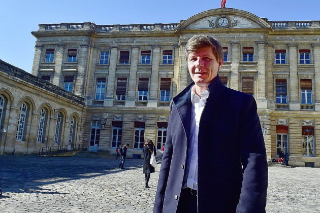 Bordeaux: la majorité proposera Nicolas Florian comme successeur à Juppé, Calmels quitte la politique (entourage Juppé)