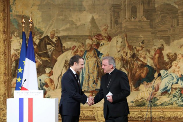 Le représentant du pape en France visé par une enquête pour "agressions sexuelles"