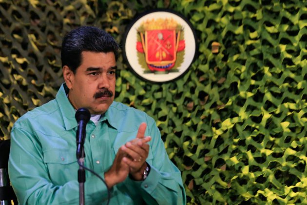 Venezuela: Maduro envisage un "déploiement" militaire à la frontière colombienne