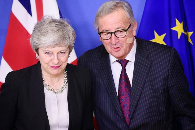 Brexit : des "progrès" avec l'UE selon May, mais toujours pas de solution