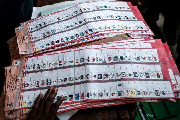 Les Nigérians attendent de connaître leur prochain président, les bureaux de vote ferment