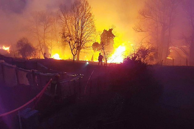 Corse : les incendies, moins virulents, mobilisent encore les pompiers