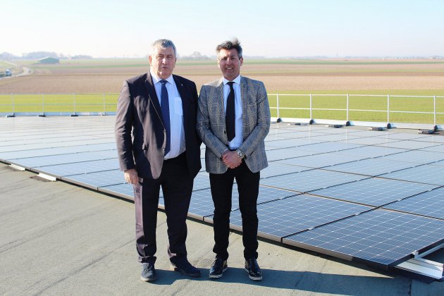 Caen. 118 panneaux photovoltaïques sur le toit du centre aquatique de Douvres