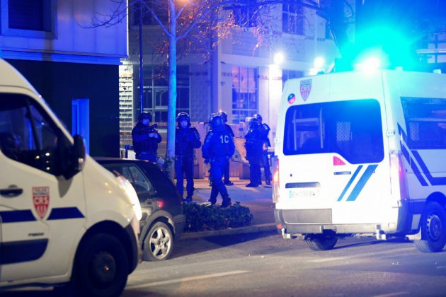 Poursuivis par la police, deux jeunes se tuent à scooter: tensions à Grenoble