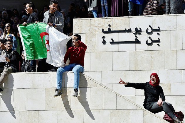 L'Algérie, "volcan de colère", garde son calme après la candidature de Bouteflika