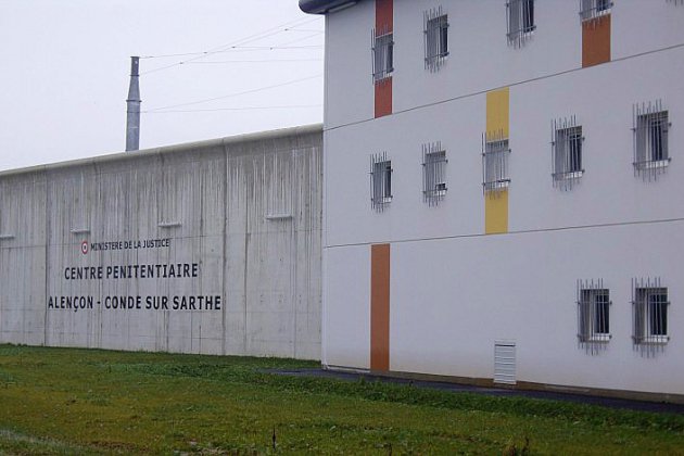 Condé-sur-Sarthe. Prison de Condé-sur-Sarthe : deux surveillants poignardés par un détenu radicalisé