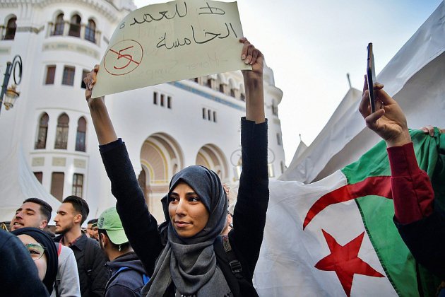 Algérie: les manifestations se poursuivent en dépit des promesses de Bouteflika