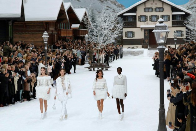 Chanel : des flocons et des larmes pour la dernière collection de Karl Lagerfeld
