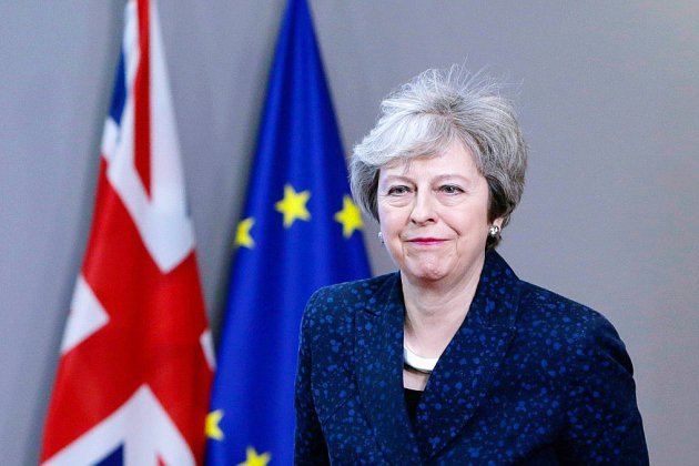 Brexit : May tente de sauver son accord avant un vote crucial mardi