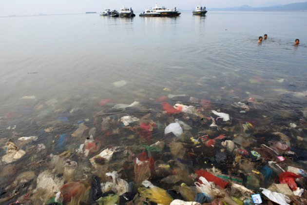 ONU: accord sur une réduction "significative" du plastique à usage unique