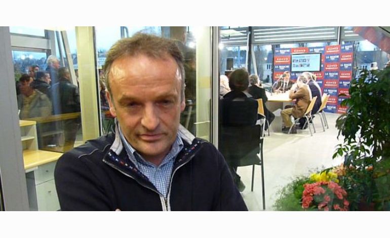 Denis Féret annonce sa candidature pour les législatives