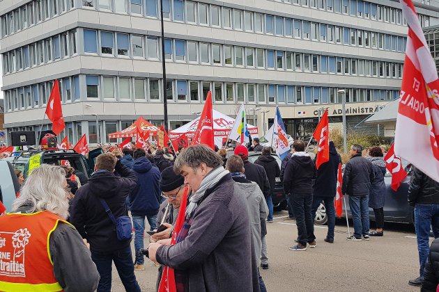 Alençon. 300 manifestants dans les rues d'Alençon