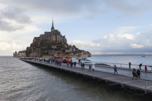 Le Mont-Saint-Michel. Grandes marées : et le Mont-Saint-Michel redevient une île !