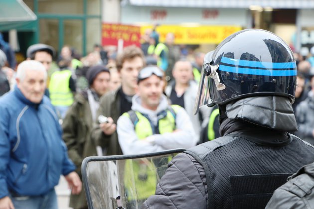 Rouen. [photos] Gilets jaunes à Rouen, Acte XIX : situation tendue avec l'interdiction de manifester