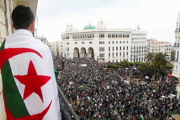 Bouteflika parti, les Algériens veulent rester mobilisés