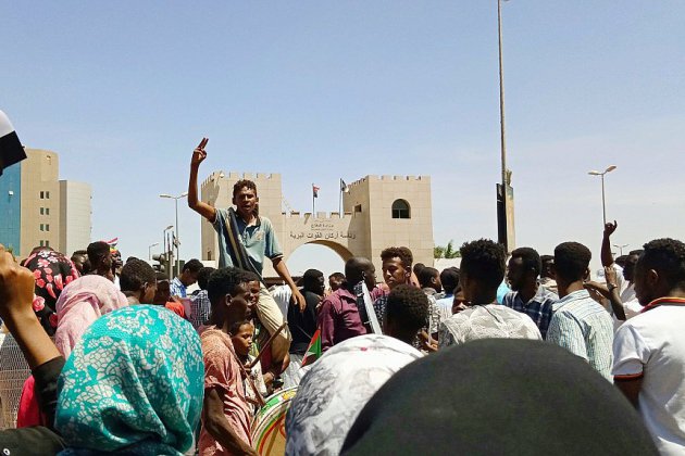 Soudan: le sit-in des manifestants résiste pour réclamer un conseil civil de transition