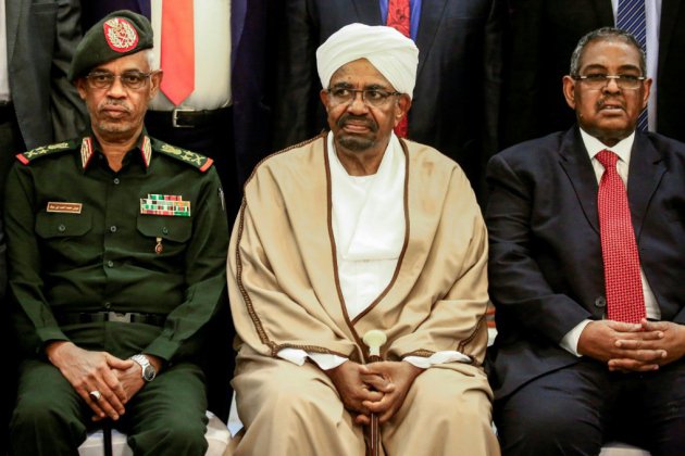 Soudan: le président déchu Béchir transféré dans une prison de Khartoum