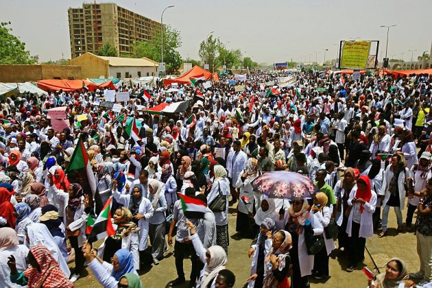 Soudan: le pouvoir militaire fait de nouveaux gestes, la contestation se poursuit