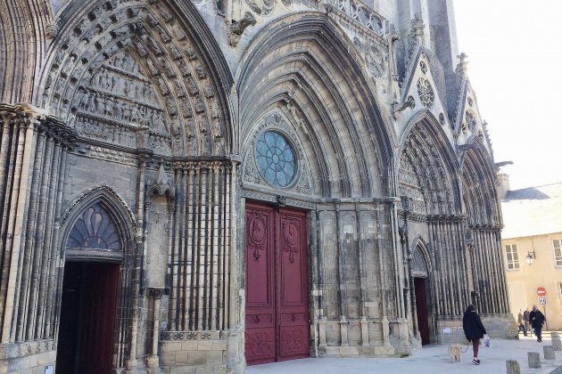 Bayeux. Notre-Dame : à la cathédrale de Bayeux aussi, on a dû reconstruire
