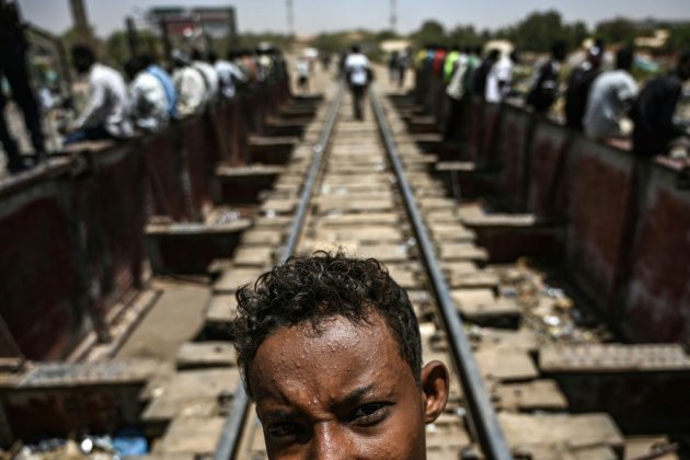 Soudan: l'armée exige aux manifestants la levée des barrages aux abords de son QG