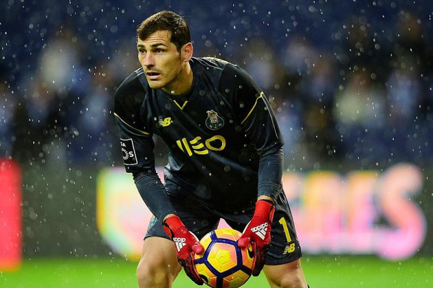 Casillas hospitalisé après un infarctus, le foot ému pour "San Iker"