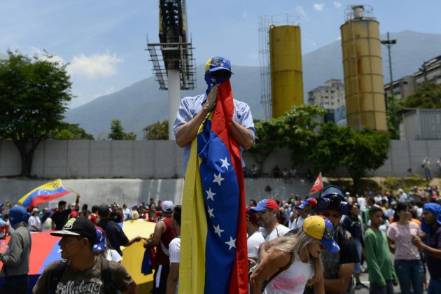 "Tant que Dieu me le permet": à Caracas, les partisans de Guaido décidés à déloger Maduro