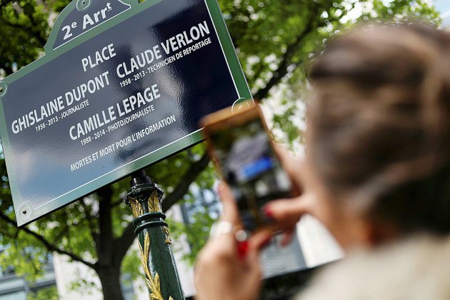 Inauguration dans l'émotion d'une place à Paris en hommage à trois journalistes tués
