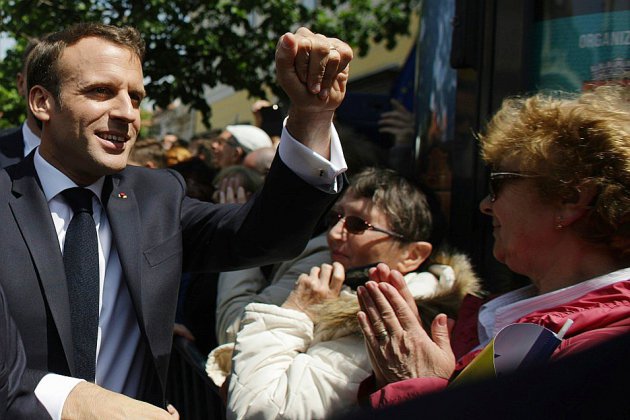 Macron profite d'un sommet européen pour faire campagne