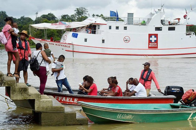 En Colombie, un hôpital flottant défie les eaux troublées du littoral Pacifique