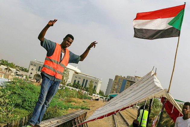 Soudan: le dialogue entre l'armée et le mouvement de contestation reprend lundi