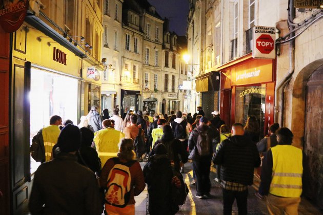 Caen. Caen : manifestation sauvage des gilets jaunes dans le centre-ville