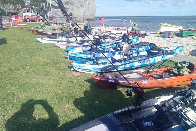 Yport. Concours de pêche en kayak à Yport