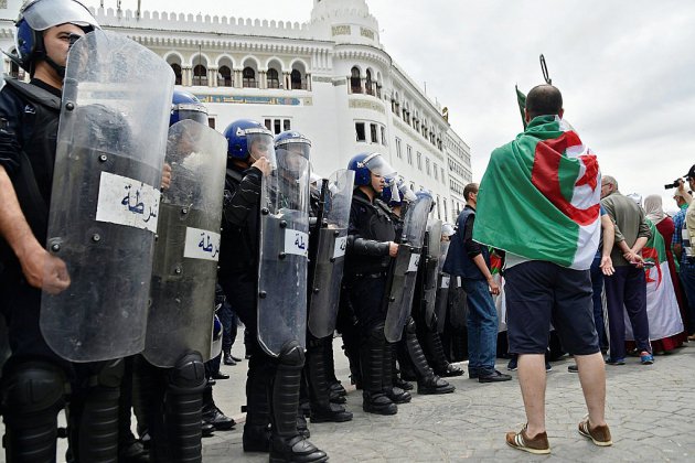 Alger bouclé pour le 14e vendredi de manifestations
