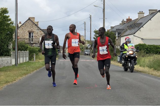 Le Mont-Saint-Michel. Run In Mont-Saint-Michel : Moses M'Warur et Fatih Kipsum remportent le marathon 2019