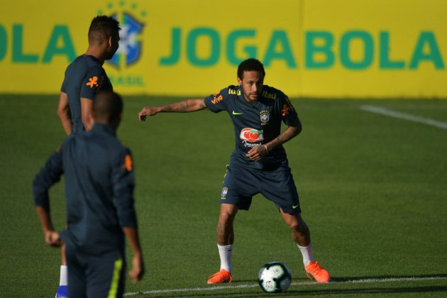 Copa America-2019: douleur au genou pour Neymar, qui écarte "toute blessure grave"