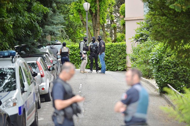 Attentat de Lyon: le suspect reconnaît avoir conçu le colis piégé