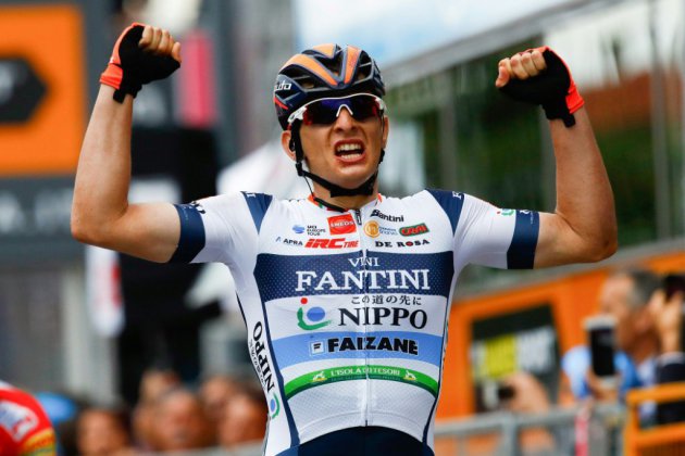 Tour d'Italie: Cima résiste au retour du peloton