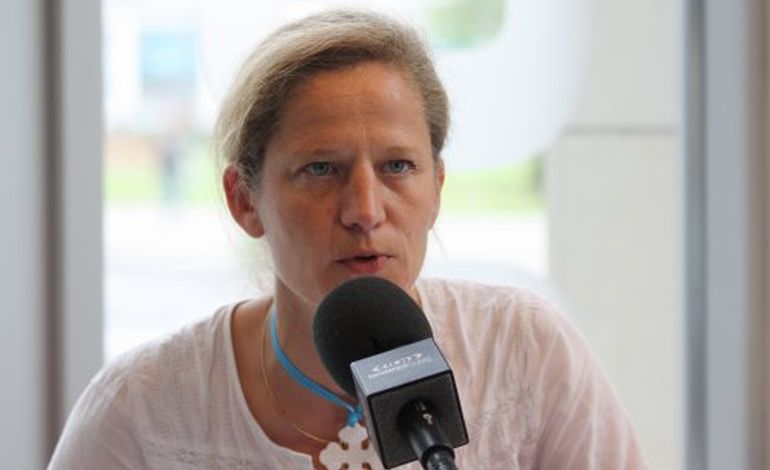 Législatives 2012 : Sabine de Villeroché, candidate du FN dans la 1ere circonscription du Calvados