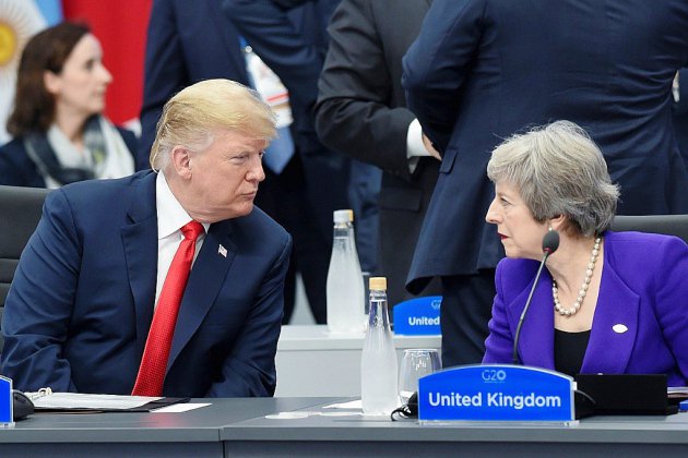 Trump retrouve May après avoir taclé sa gestion du Brexit