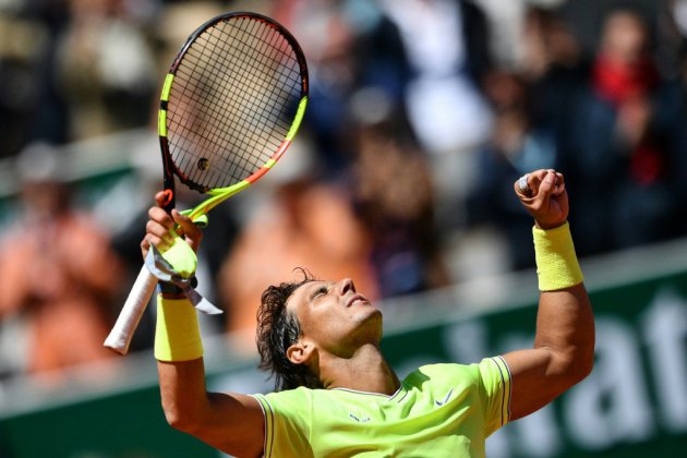Tennis: Nadal s'offre une douzième finale à Roland-Garros en balayant Federer 