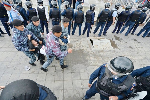 Présidentielle au Kazakhstan : des centaines d'opposants arrêtés