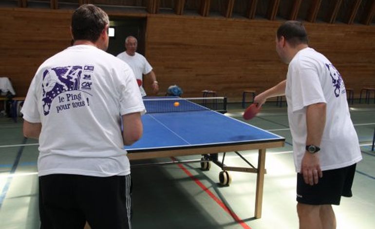 Le tennis de table visite la prison de Caen