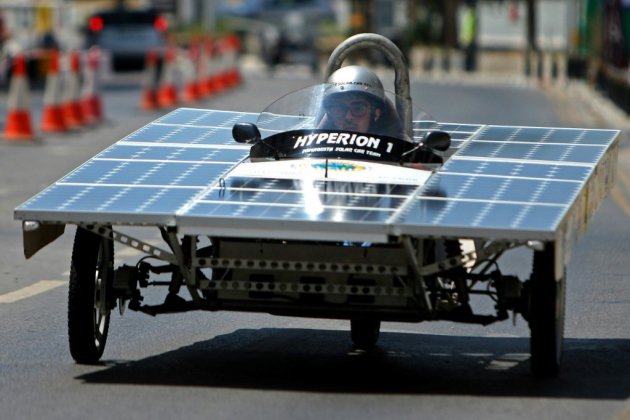Environnement: à Chypre, une course de voitures solaires low cost