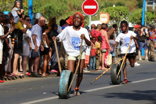 La course de pneus, l'événement sportif et populaire de Mayotte
