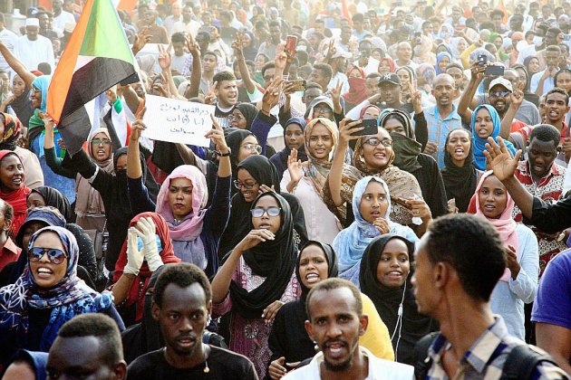 Avec l'internet rétabli, les Soudanais revivent la terreur de la répression